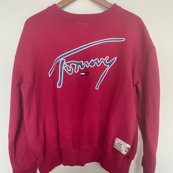Cute Tommy Hilfiger sweatshirt 💖 - Picture 2 of 2